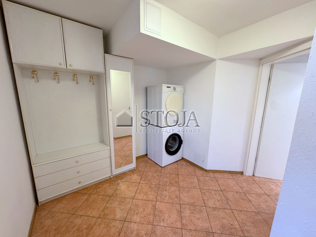 Location: Ljubljana City, Šiška, Podutik