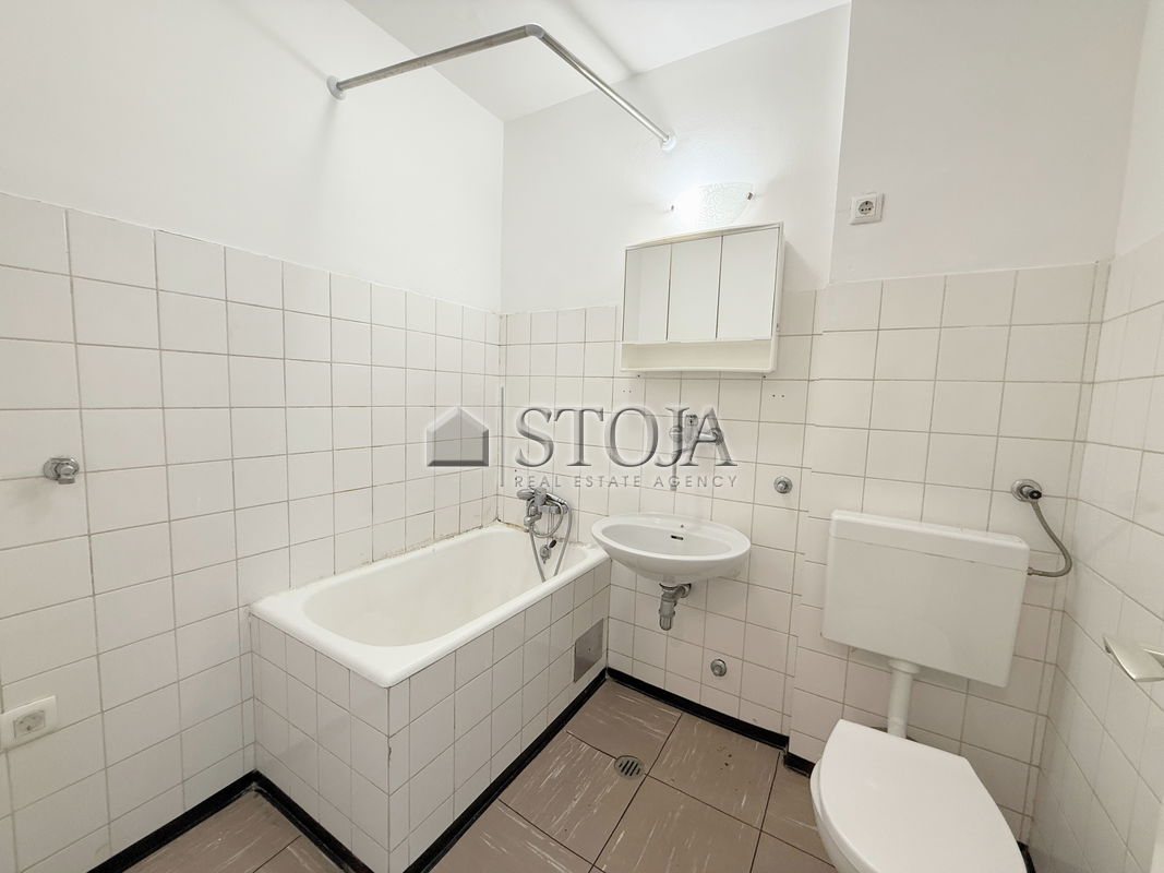 Location: Ljubljana City, Bežigrad, Bežigrad