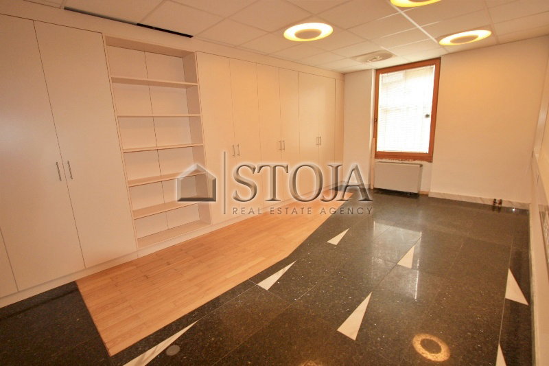 Lokacija: Ljubljana mesto, Center, Center