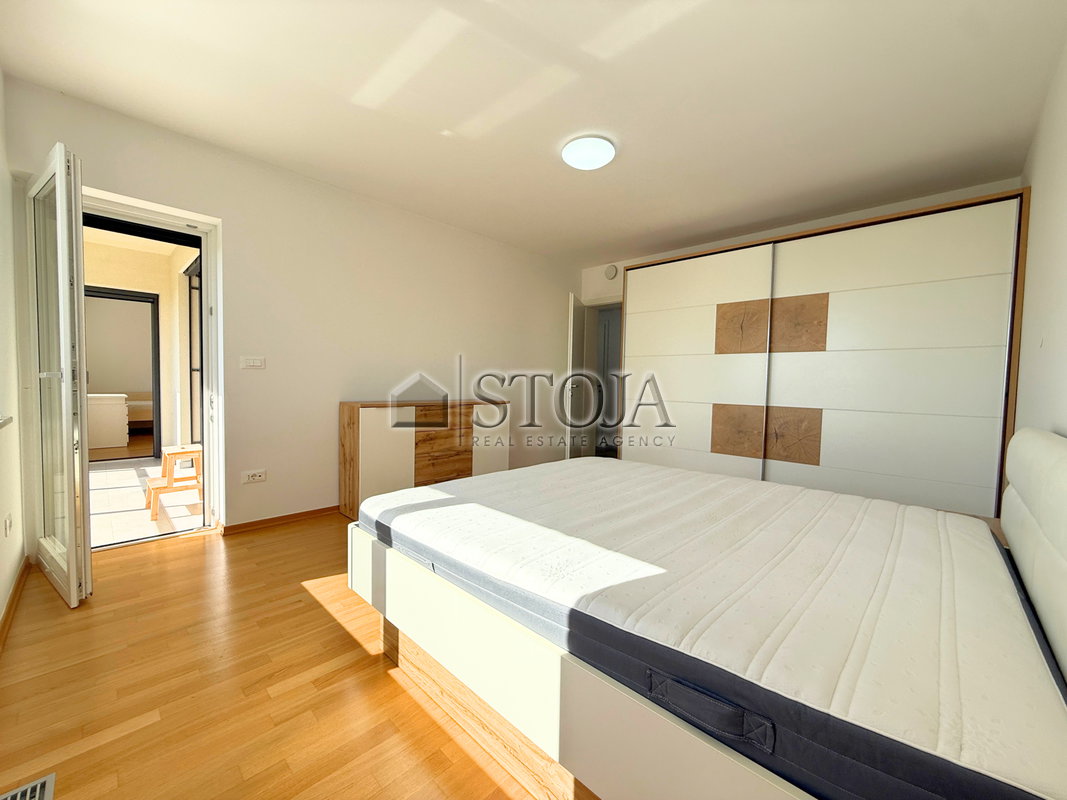 Location: Ljubljana mesto, Šiška, Šentvid
