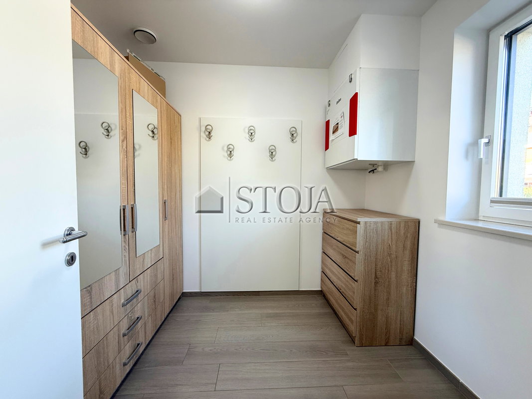 Location: Ljubljana mesto, Šiška, Šentvid