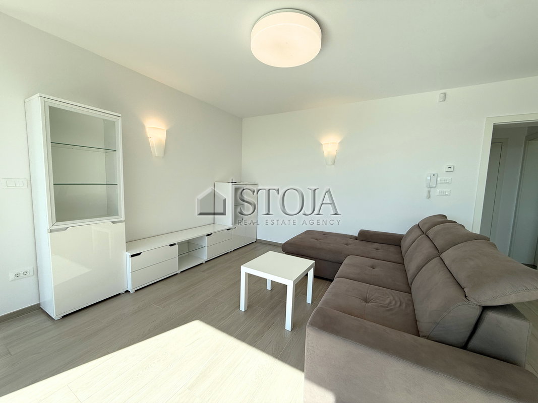 Location: Ljubljana mesto, Šiška, Šentvid