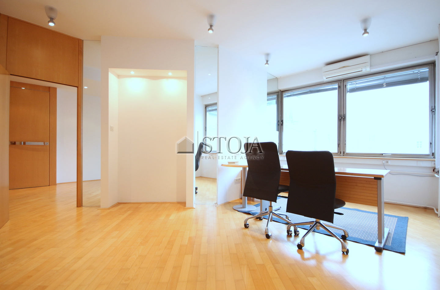 Location: Ljubljana mesto, Center, Center