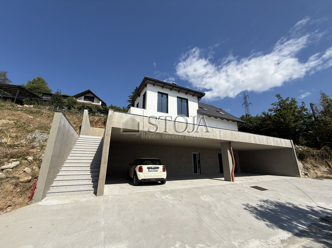 Location: Ljubljana okolica, Mengeš, Dobeno