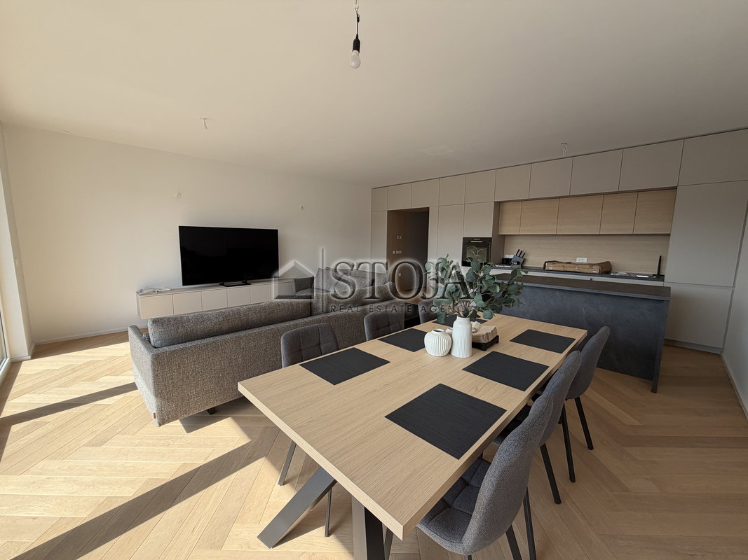 Location: Ljubljana mesto, Center, Center