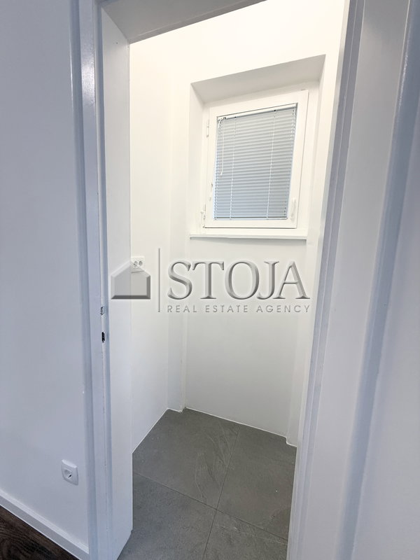 Location: Ljubljana mesto, Center, Center