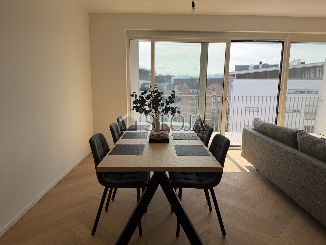 Location: Ljubljana mesto, Center, Center