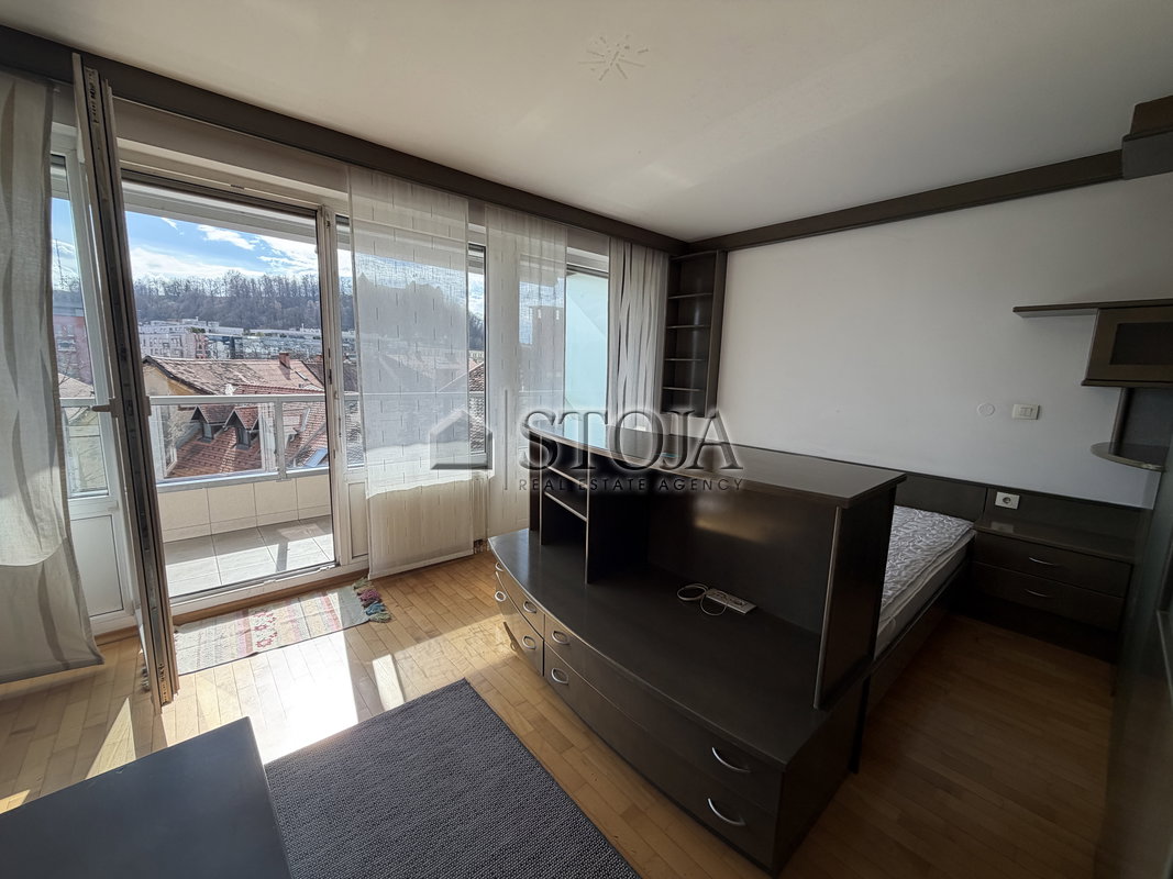 Location: Ljubljana mesto, Center, Center