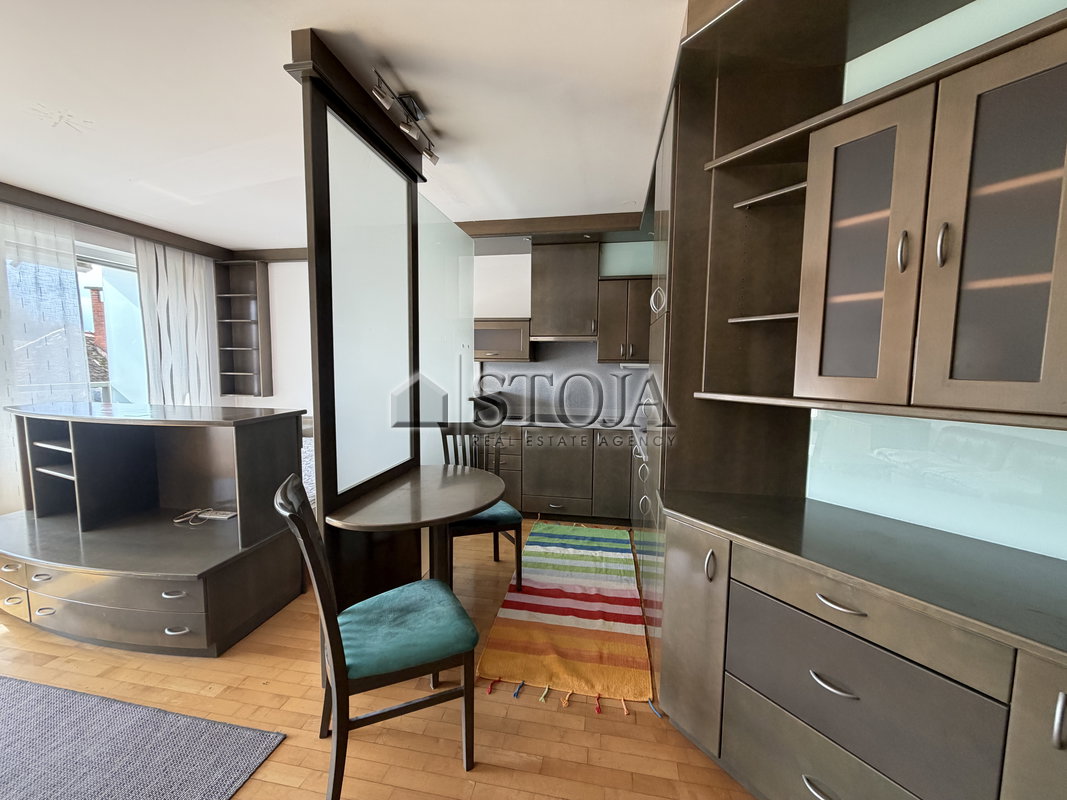 Location: Ljubljana mesto, Center, Center