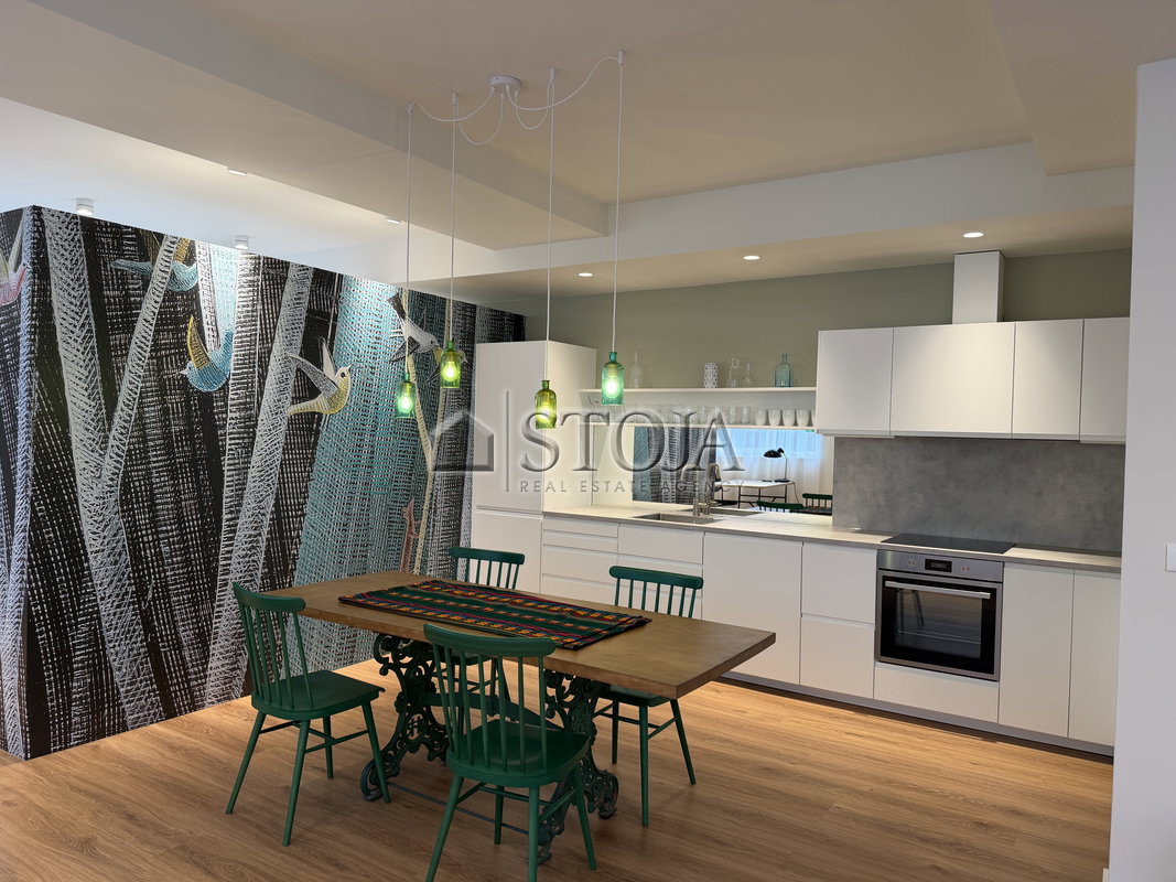 Lokacija: Ljubljana mesto, Šiška, Dravlje