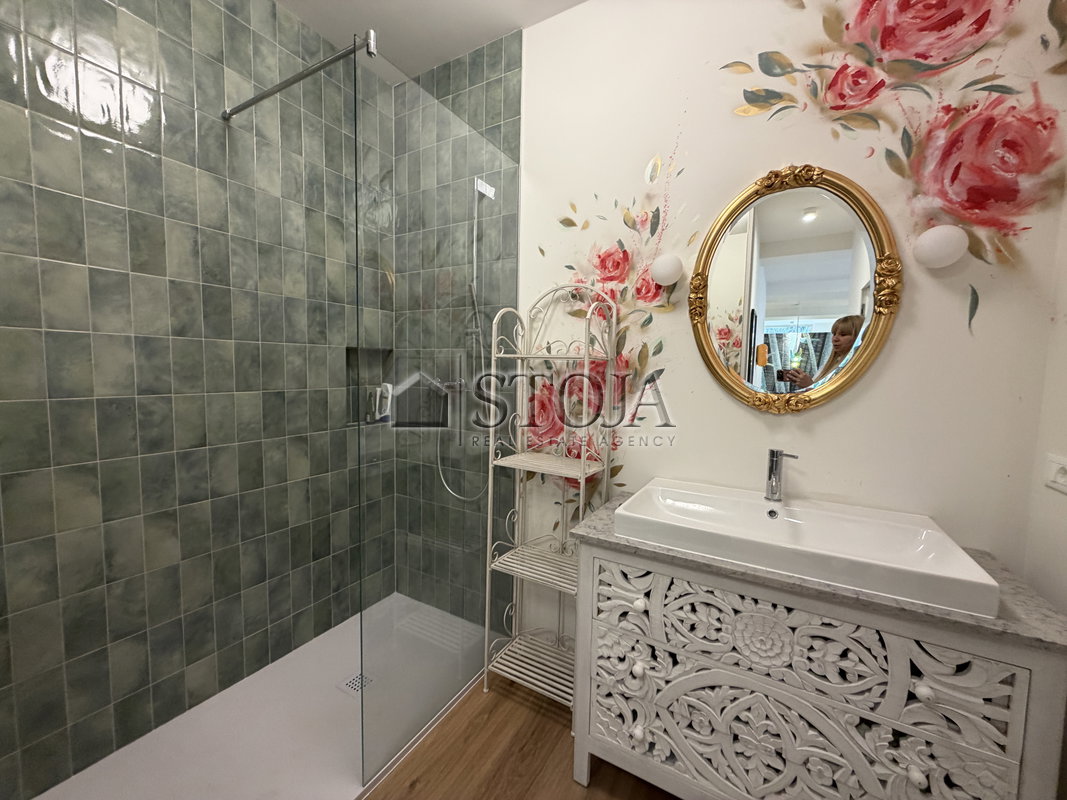 Lokacija: Ljubljana mesto, Šiška, Dravlje