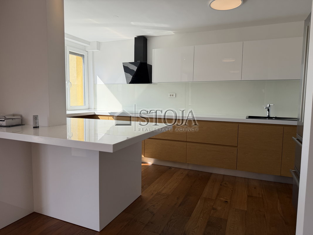 Location: Ljubljana mesto, Bežigrad, Bežigrad