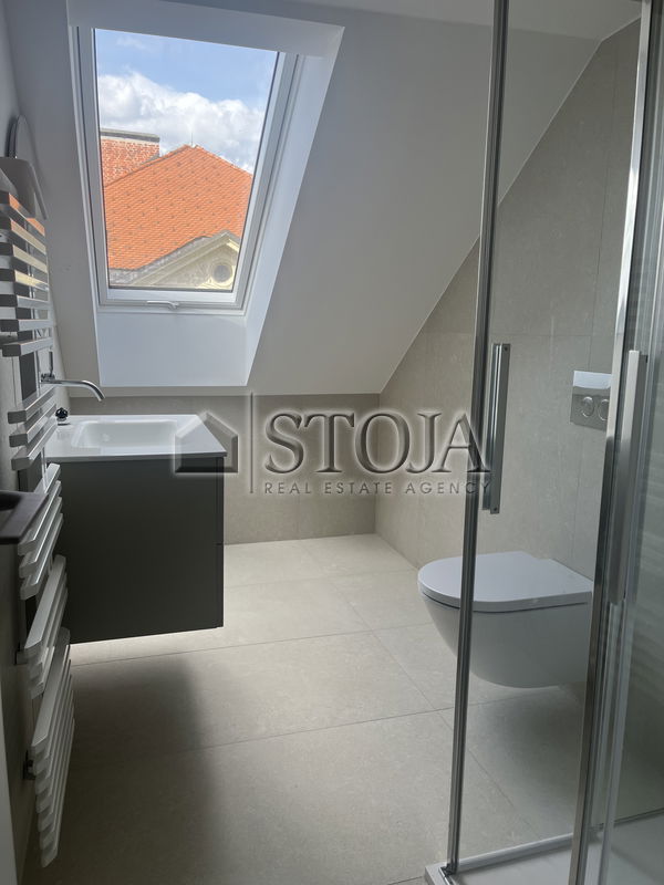 Lokacija: Ljubljana mesto, Center, Poljane