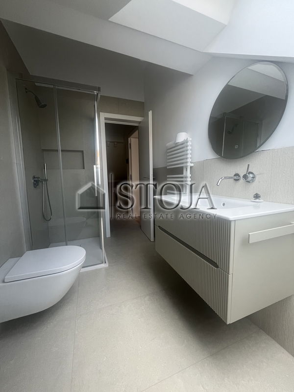 Lokacija: Ljubljana mesto, Center, Poljane