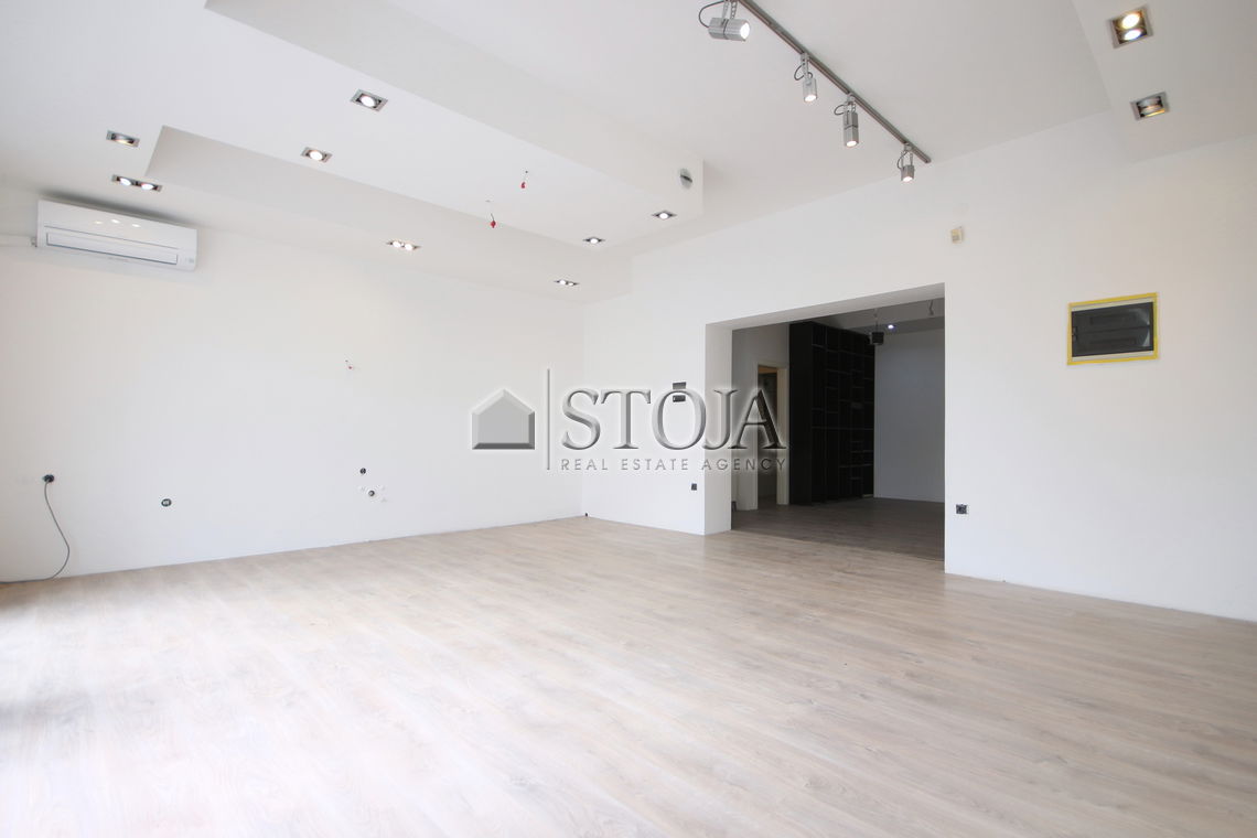 Lokacija: Ljubljana mesto, Šiška, Tacen