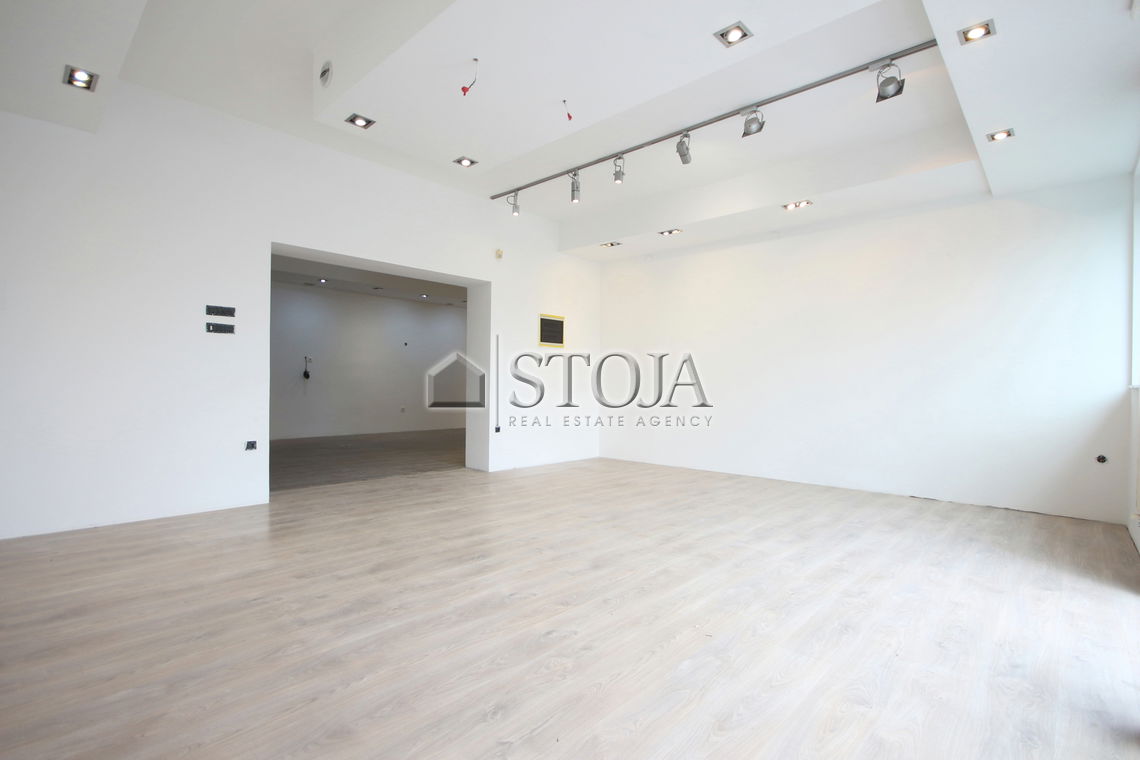 Lokacija: Ljubljana mesto, Šiška, Tacen