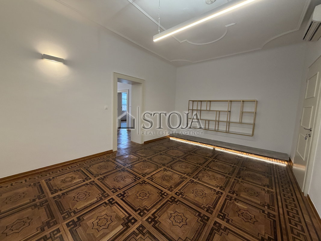 Lokacija: Ljubljana mesto, Center, Center