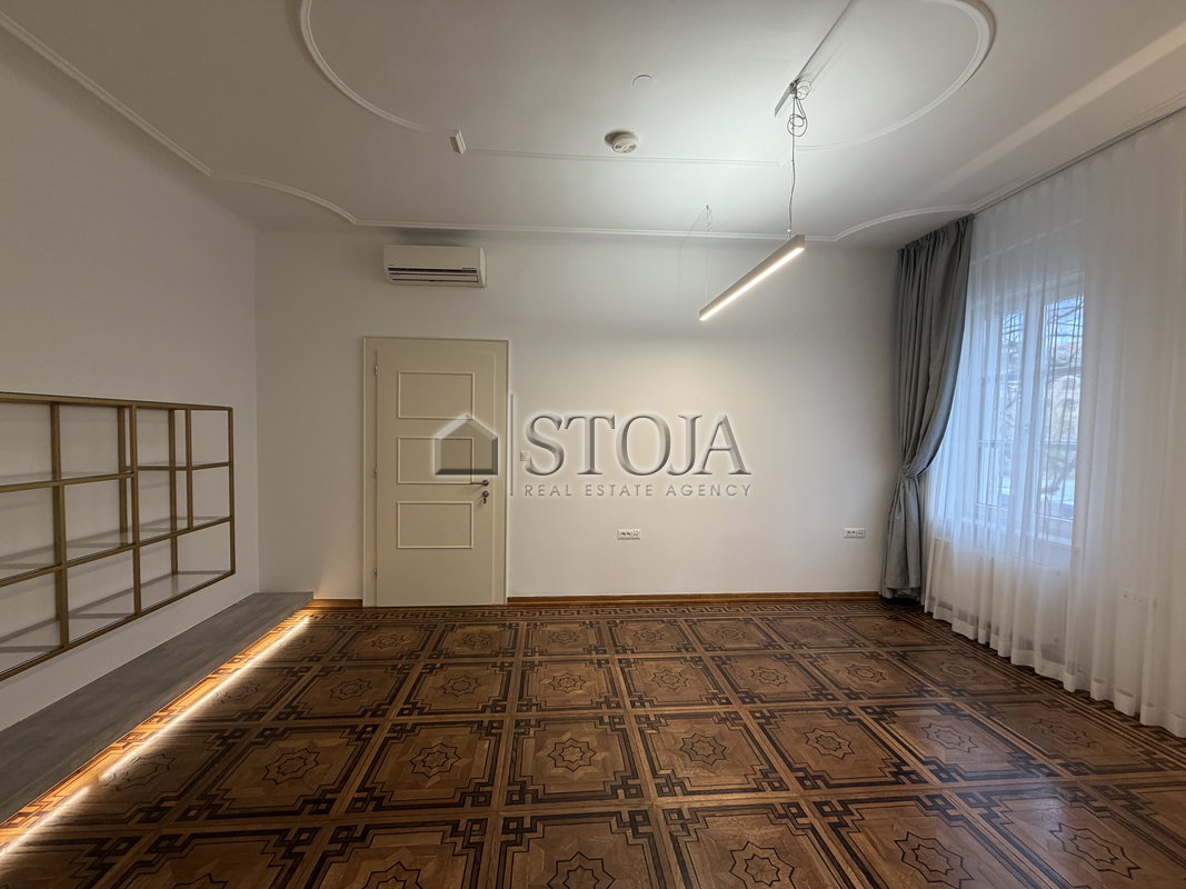 Lokacija: Ljubljana mesto, Center, Center