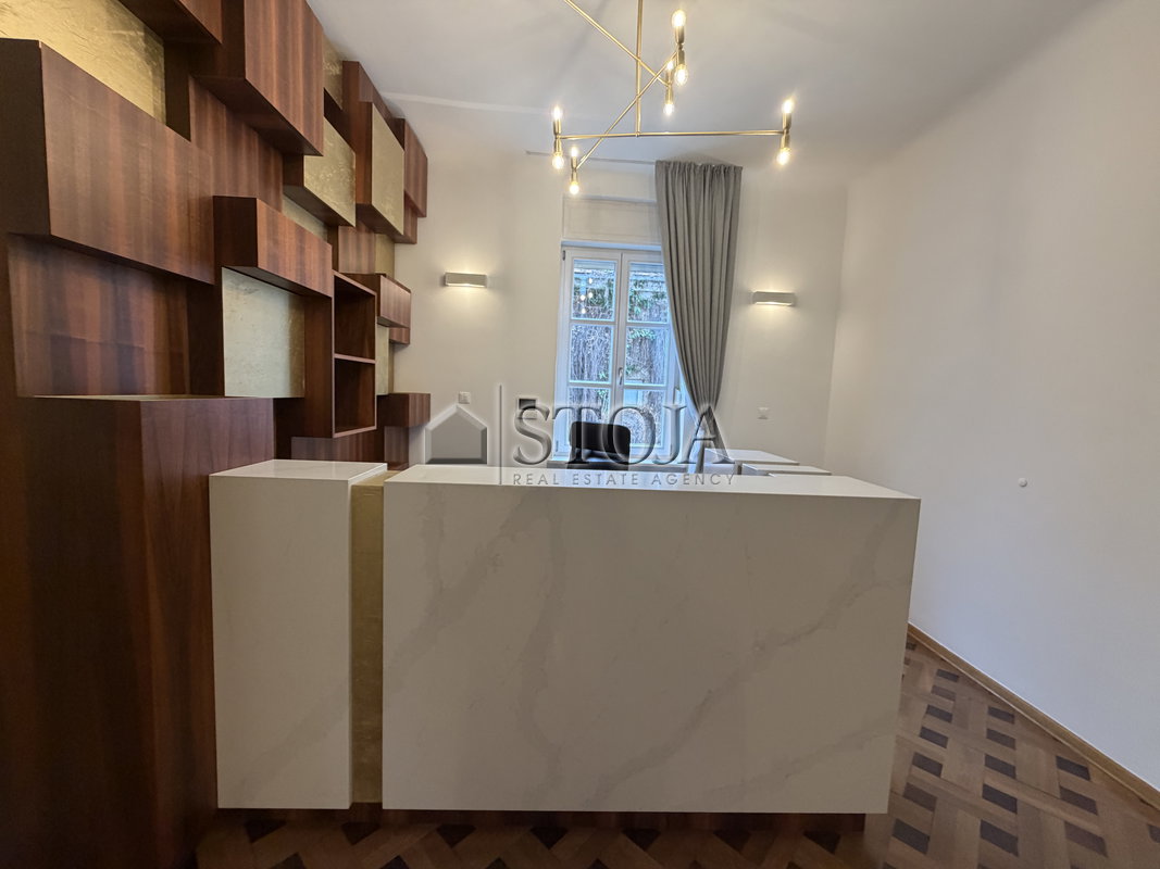 Lokacija: Ljubljana mesto, Center, Center