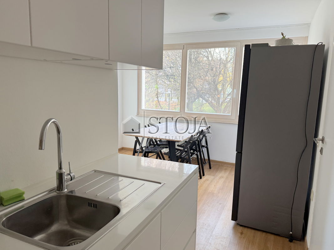 Lokacija: Ljubljana mesto, Bežigrad, Zupančičeva jama