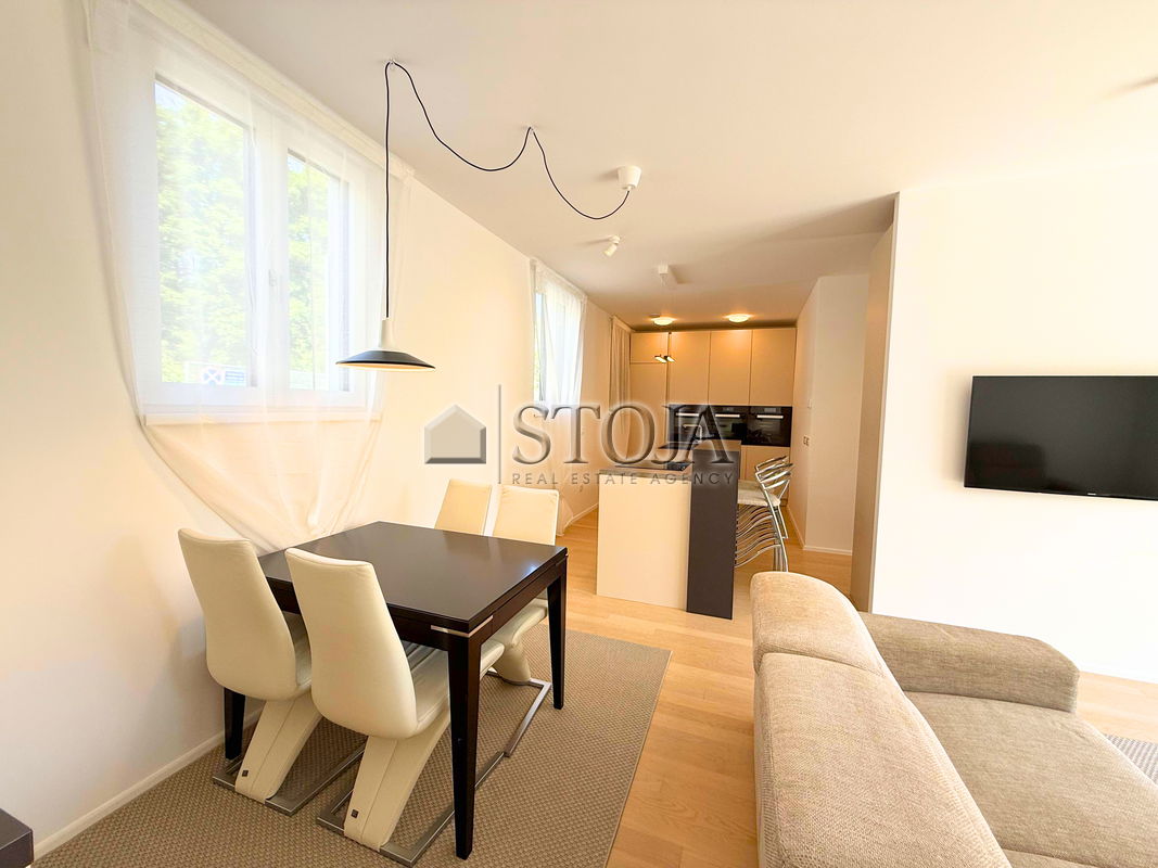 Lokacija: Ljubljana mesto, Center, Poljane