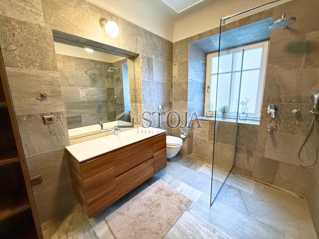 Location: Ljubljana mesto, Center, Center