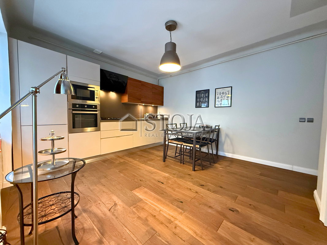 Location: Ljubljana mesto, Center, Center