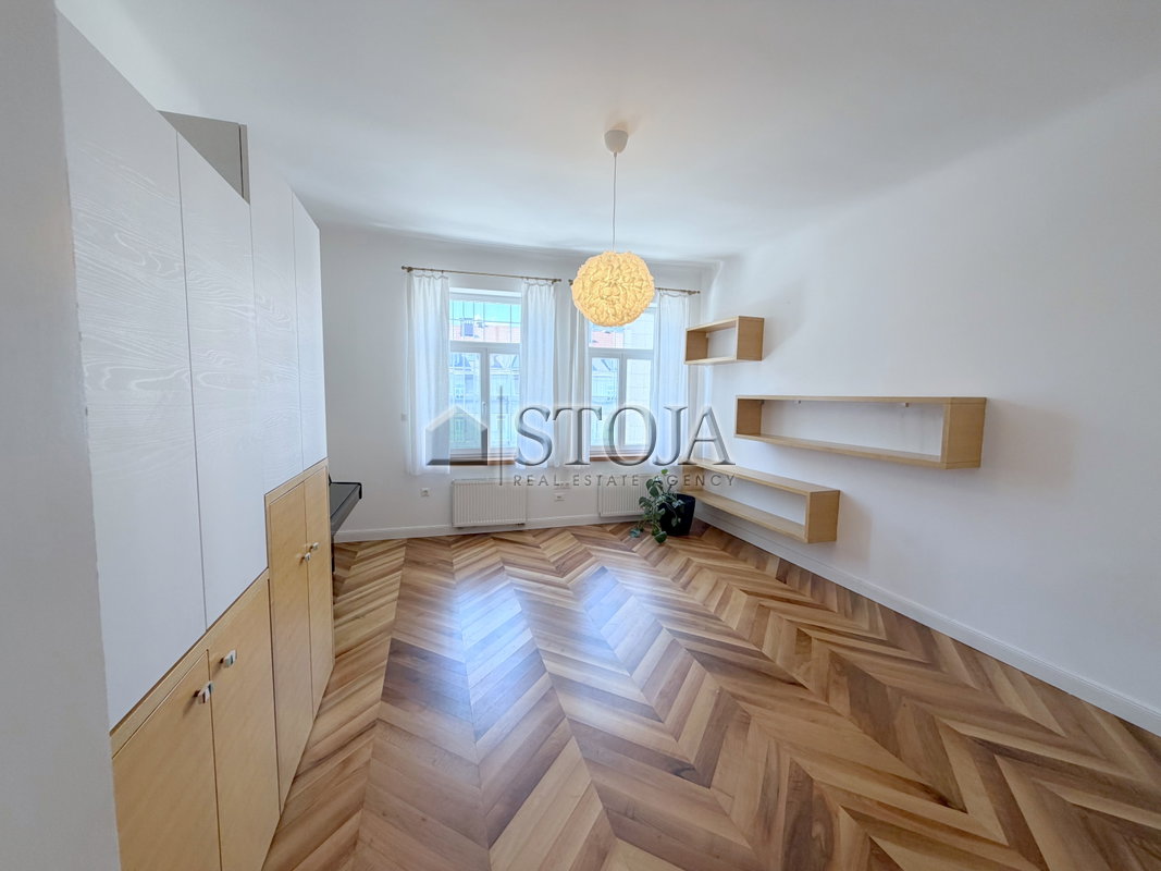 Lokacija: Ljubljana mesto, Center, Center