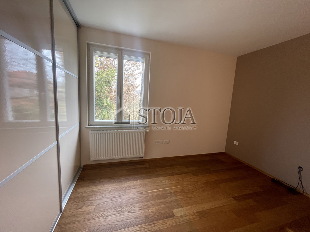 Lokacija: Ljubljana mesto, Vič-Rudnik, Rožna dolina