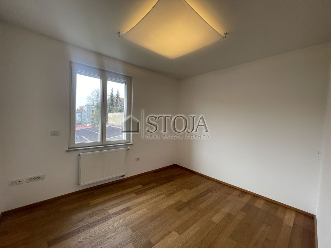 Lokacija: Ljubljana mesto, Vič-Rudnik, Rožna dolina
