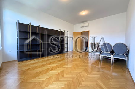 Location: Ljubljana mesto, Center, Center