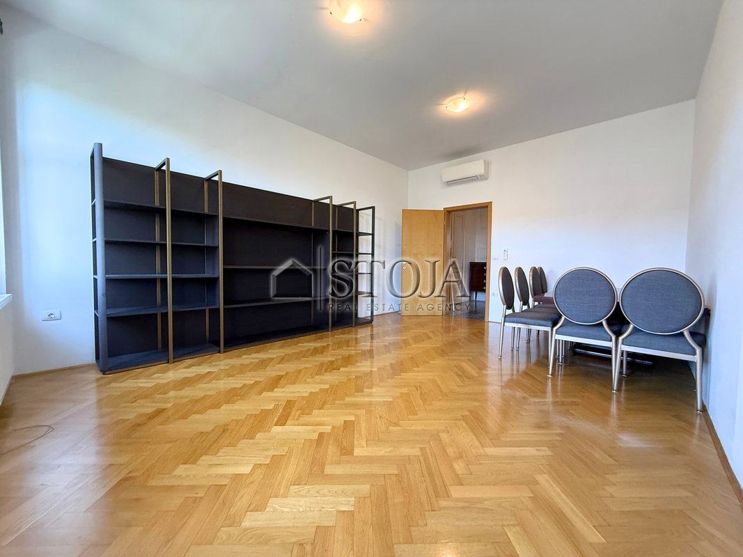 Location: Ljubljana mesto, Center, Center