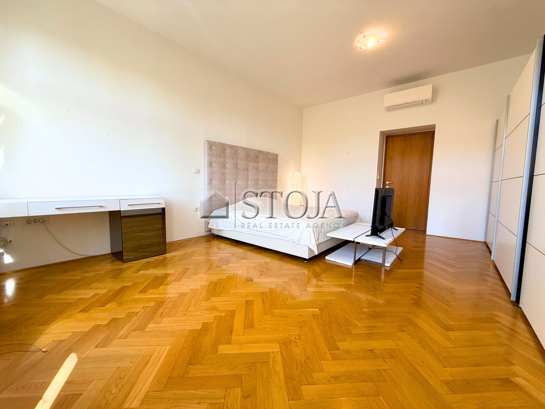 Location: Ljubljana mesto, Center, Center