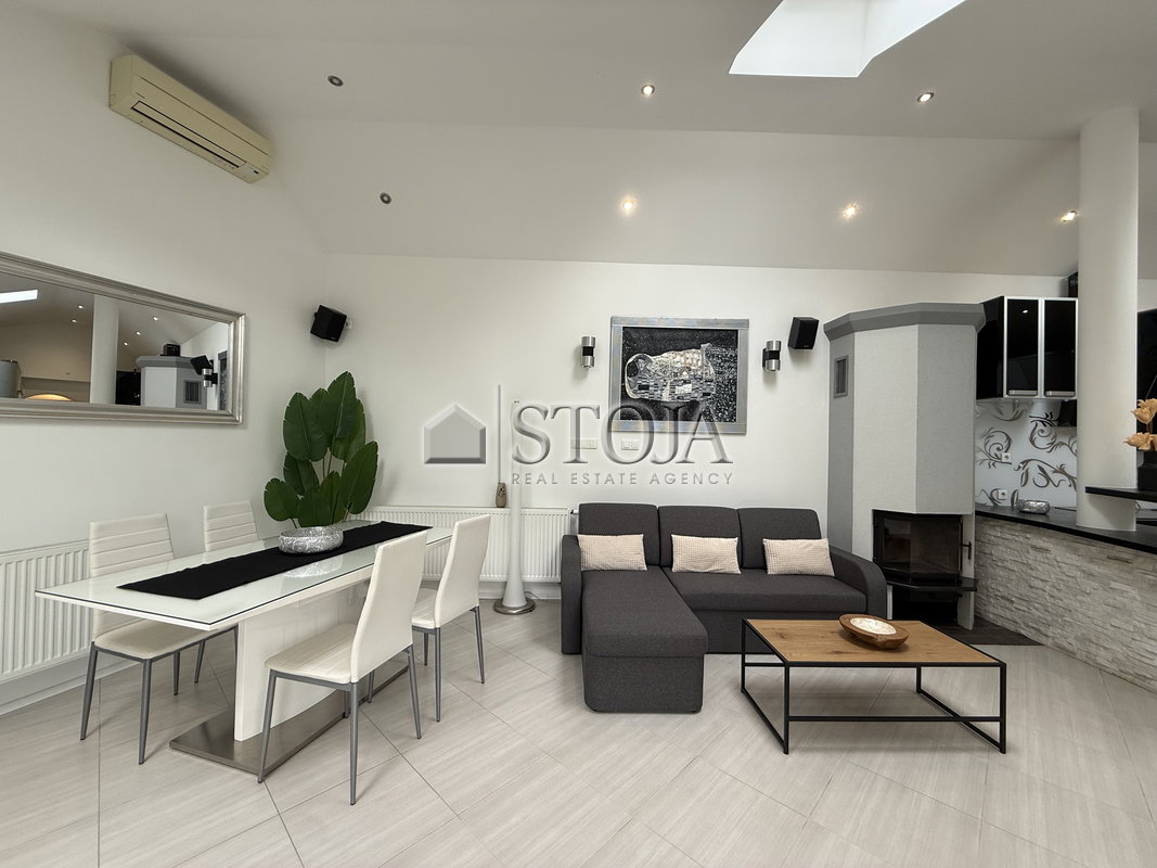 Lokacija: Ljubljana okolica, Dobrova - Polhov Gradec, Polhov Gradec