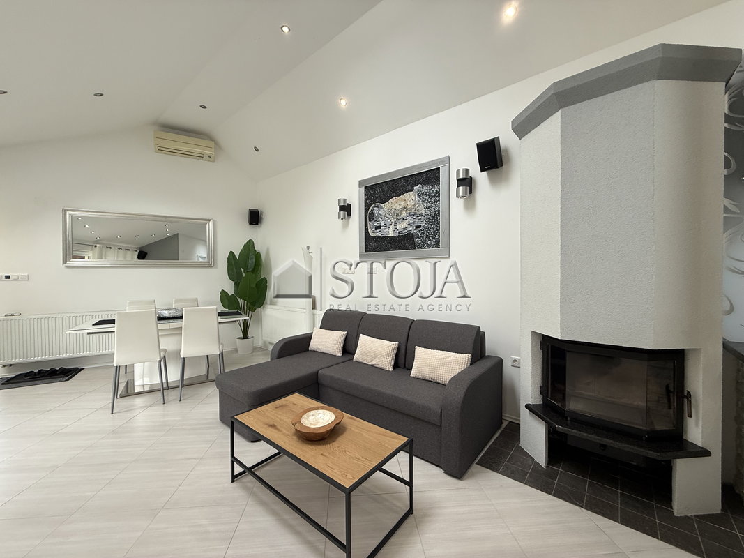 Lokacija: Ljubljana okolica, Dobrova - Polhov Gradec, Polhov Gradec