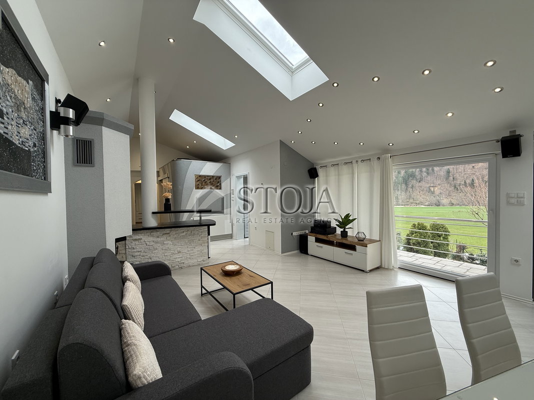 Lokacija: Ljubljana okolica, Dobrova - Polhov Gradec, Polhov Gradec