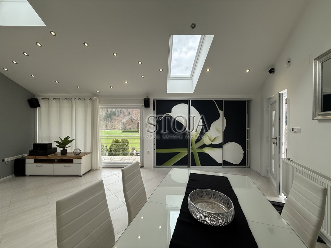 Lokacija: Ljubljana okolica, Dobrova - Polhov Gradec, Polhov Gradec