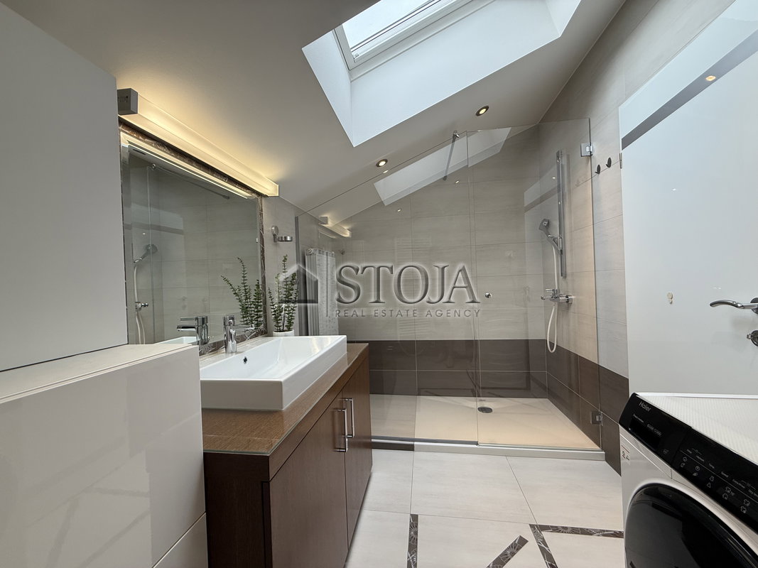 Lokacija: Ljubljana okolica, Dobrova - Polhov Gradec, Polhov Gradec