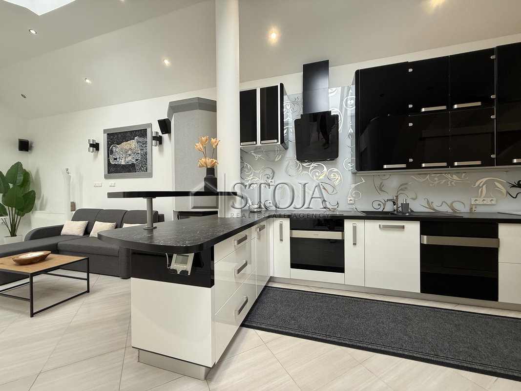 Lokacija: Ljubljana okolica, Dobrova - Polhov Gradec, Polhov Gradec