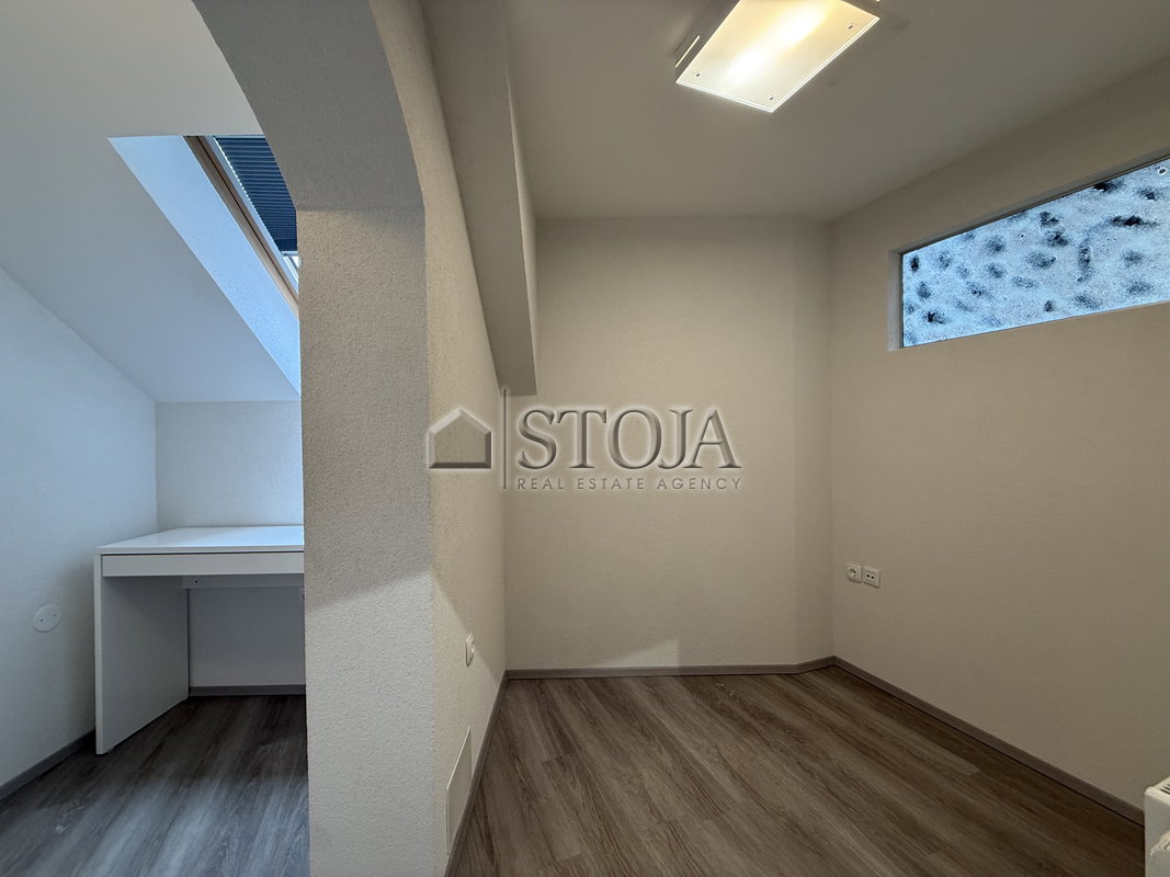 Lokacija: Ljubljana okolica, Dobrova - Polhov Gradec, Polhov Gradec