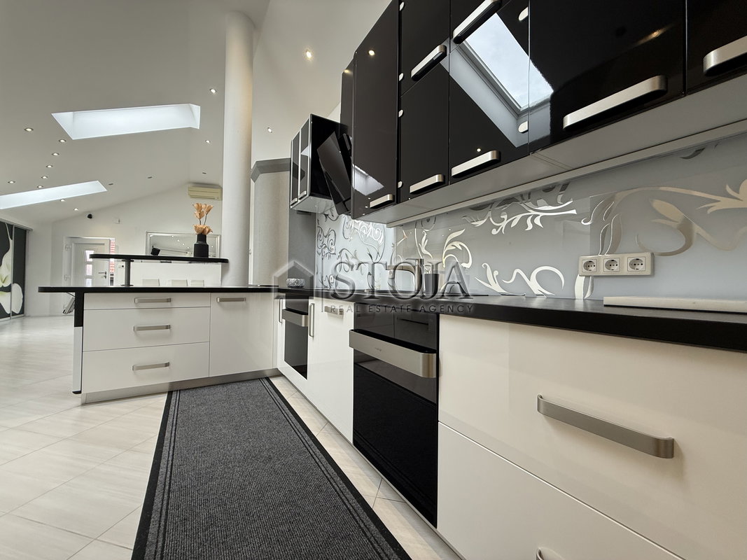 Lokacija: Ljubljana okolica, Dobrova - Polhov Gradec, Polhov Gradec