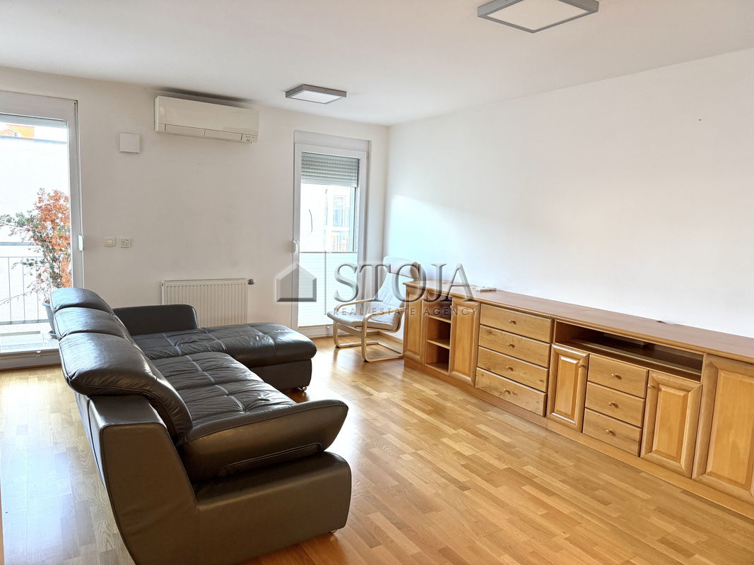 Location: Ljubljana City, Bežigrad, Bežigrad