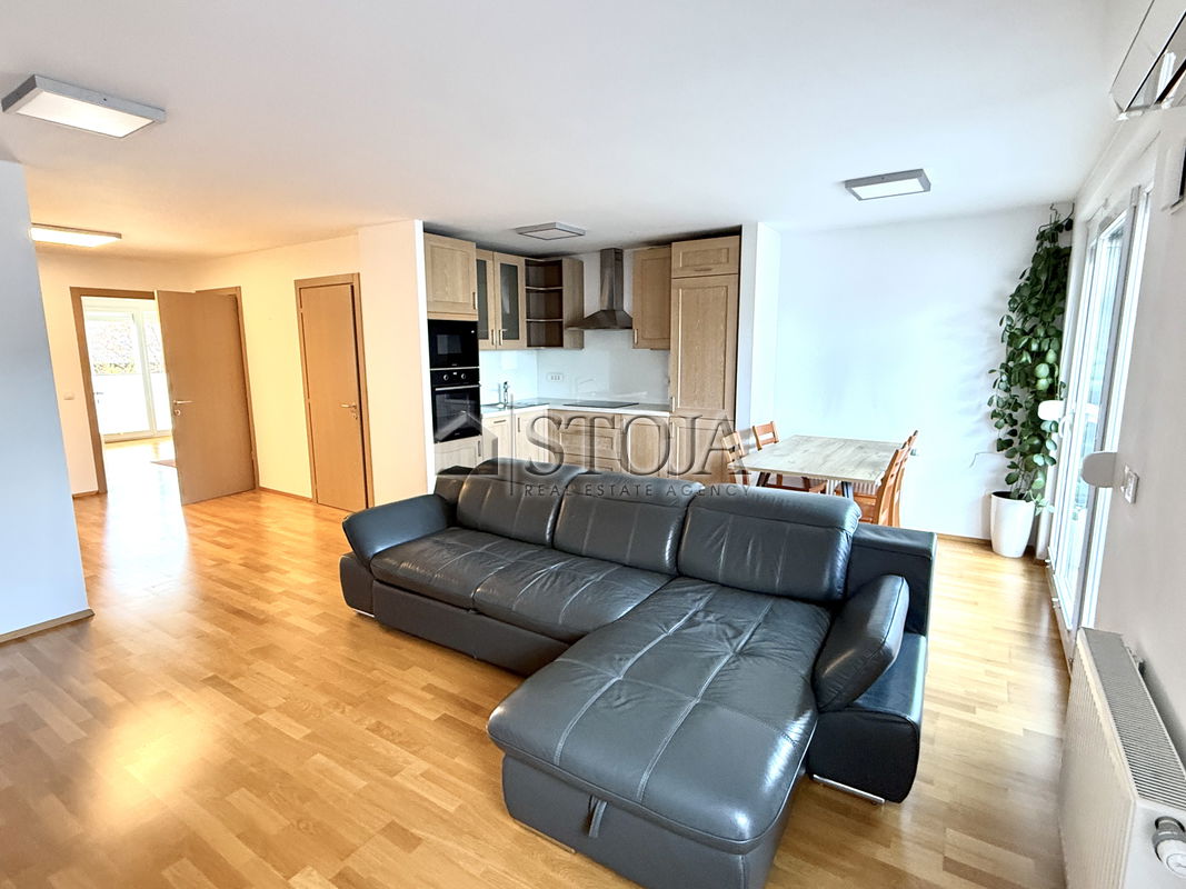 Location: Ljubljana City, Bežigrad, Bežigrad