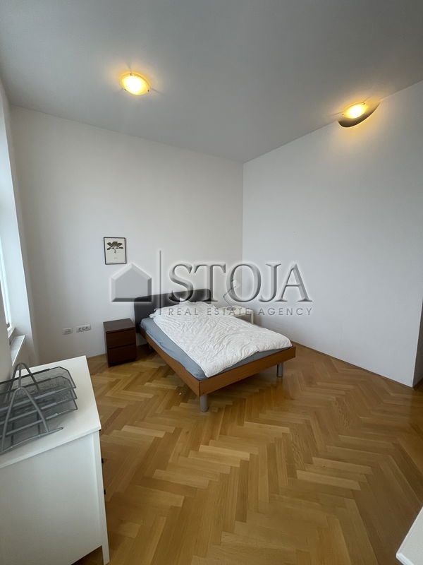 Lokacija: Ljubljana mesto, Center