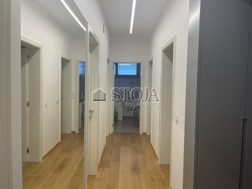 Lokacija: Ljubljana mesto, Šiška, Šiška