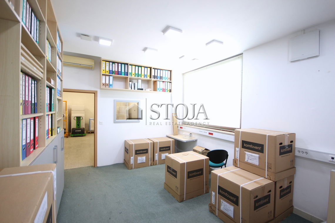 Lokacija: Ljubljana mesto, Šiška, Stanežiče