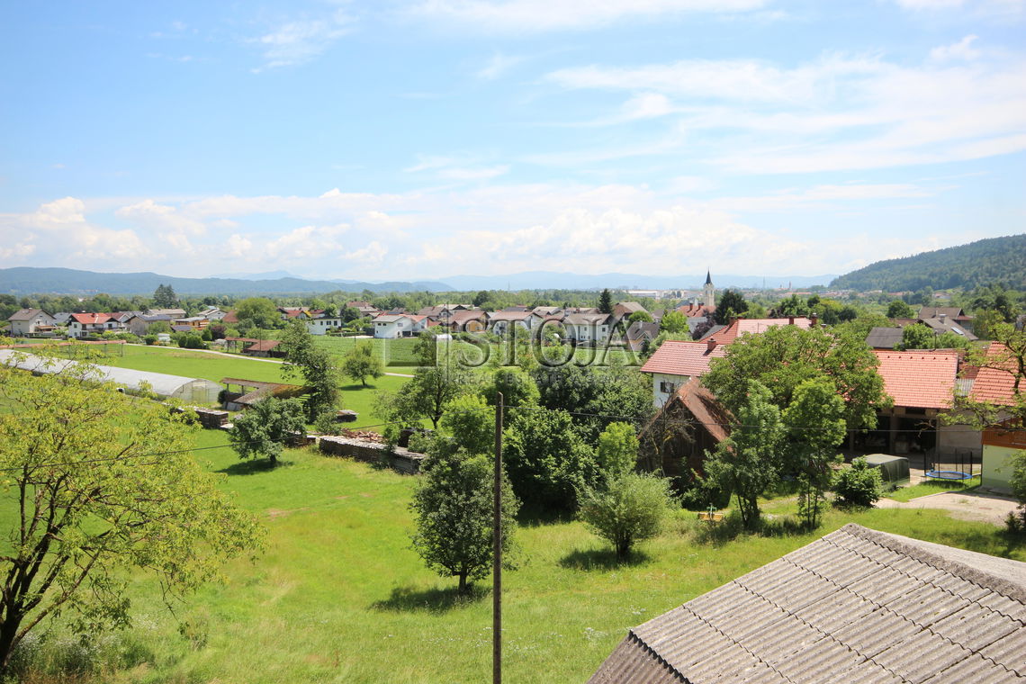 Lokacija: Ljubljana mesto, Šiška, Stanežiče