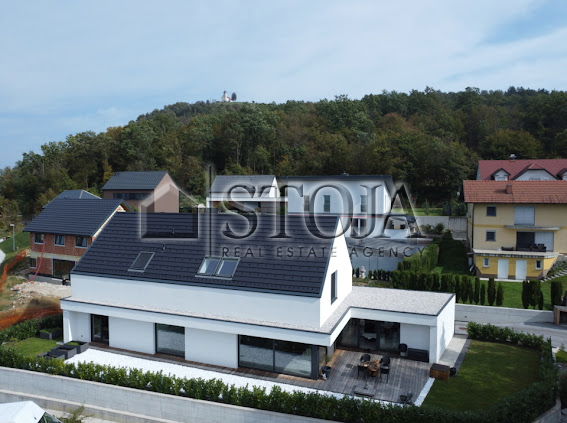 Location: Ljubljana Surroundings, Brezovica, Podpeč