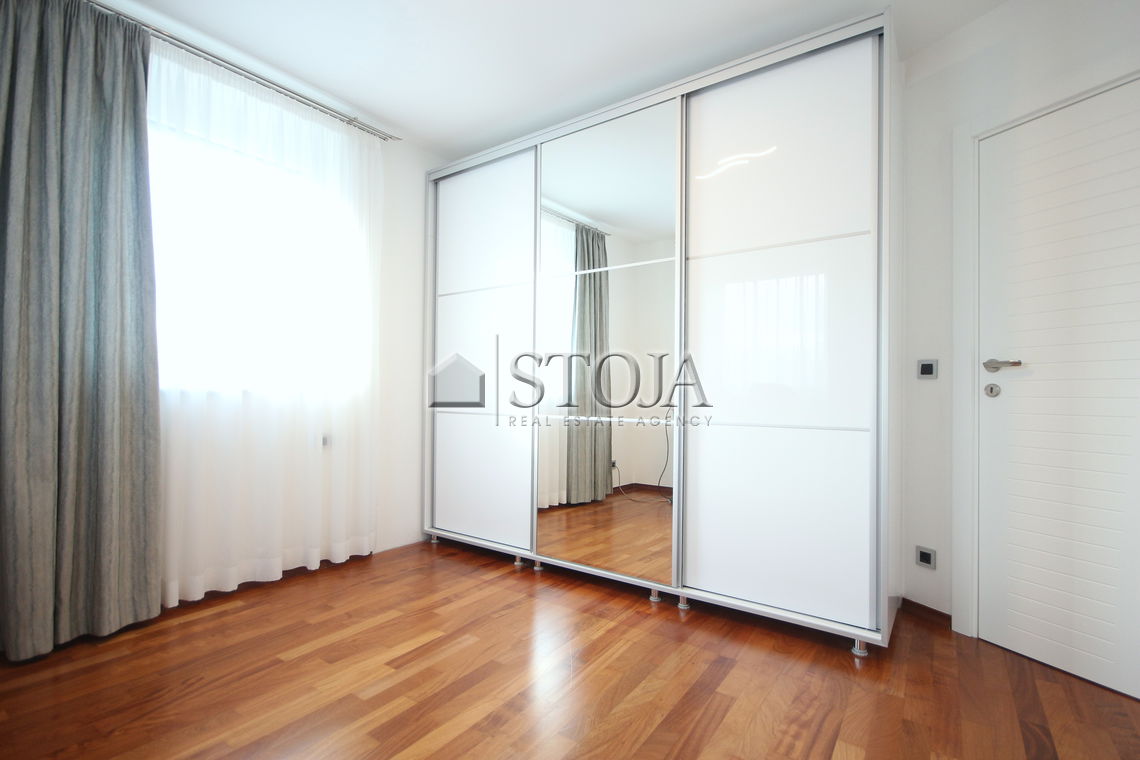 Lokacija: Ljubljana okolica, Lukovica, Trojane