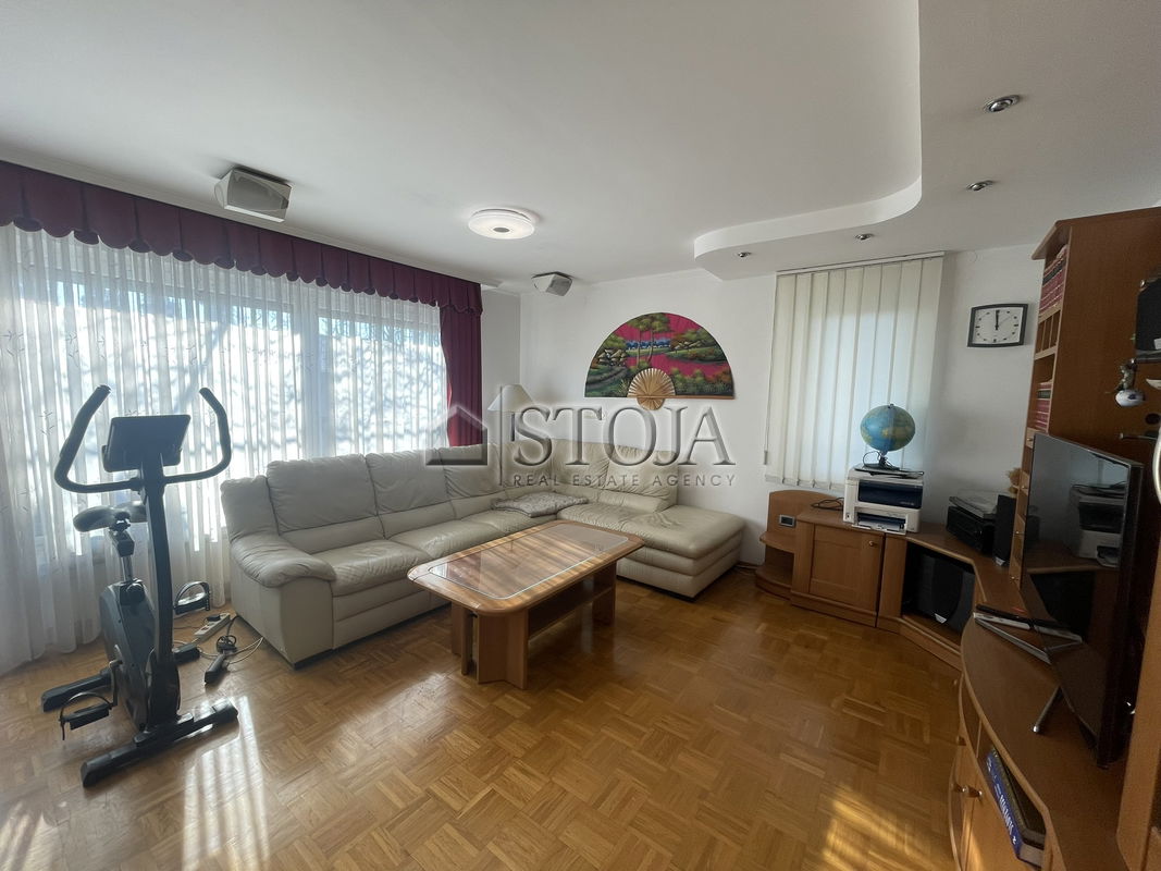 Location: Ljubljana City, Šiška, Podutik